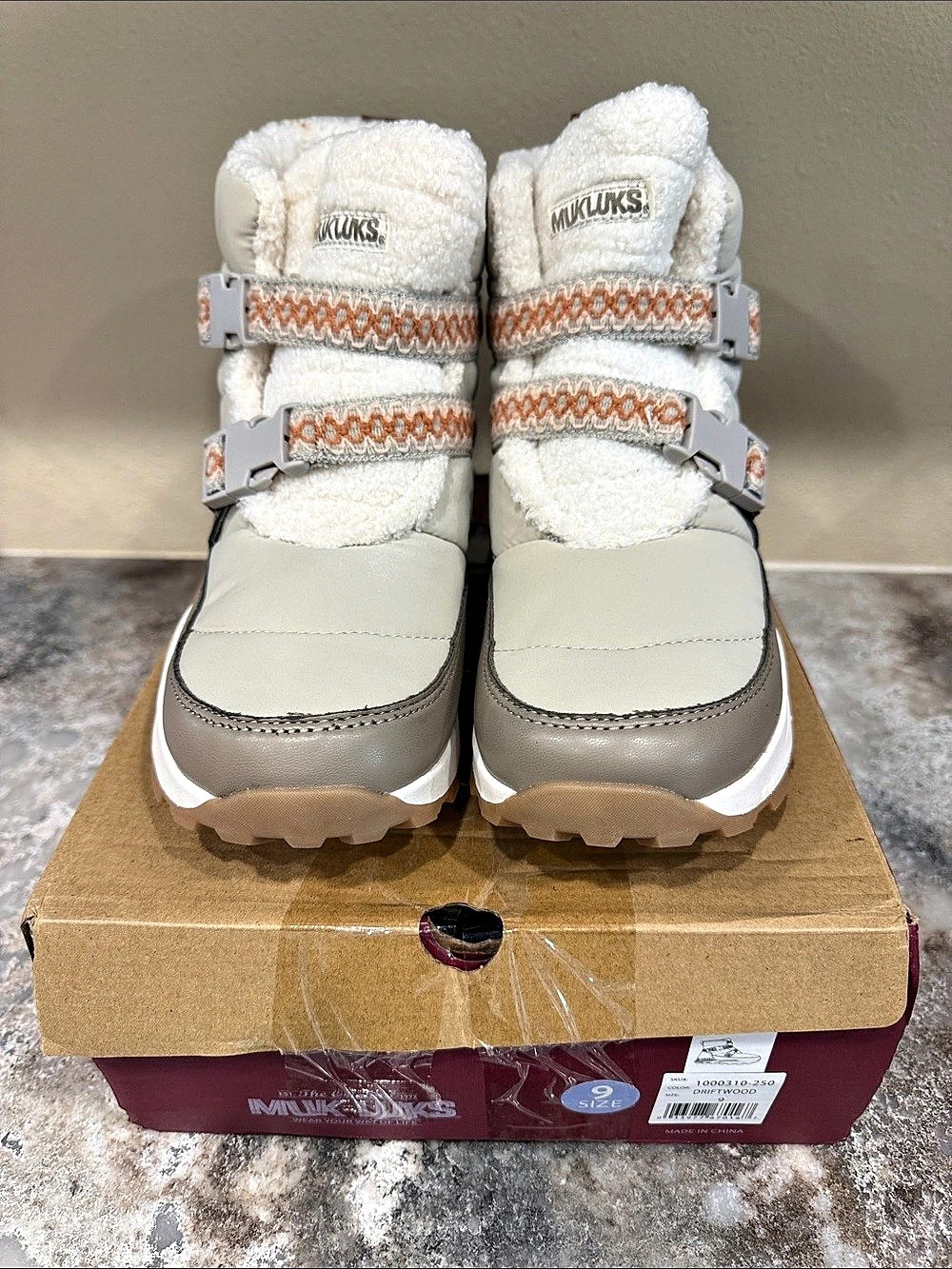 Muk Luks Women's Boots Gray & White US 9